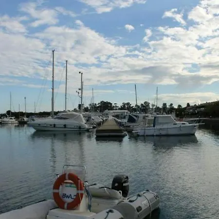 Sleeps 4 Air Con T421652