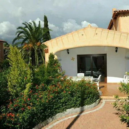 Apartment Sleeps 4 Air Con T421652