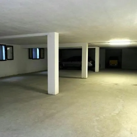 Apartment Sleeps 4 Air Con T421652 *